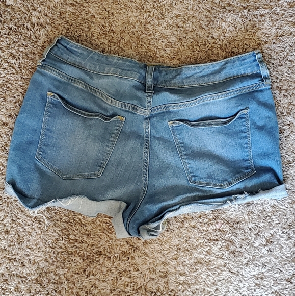 Universal Thread High Rise Midi Denim Shorts - Picture 2 of 4